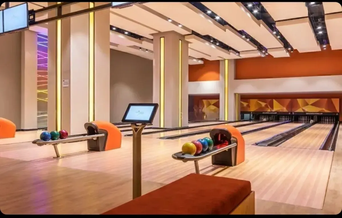 Interior 5