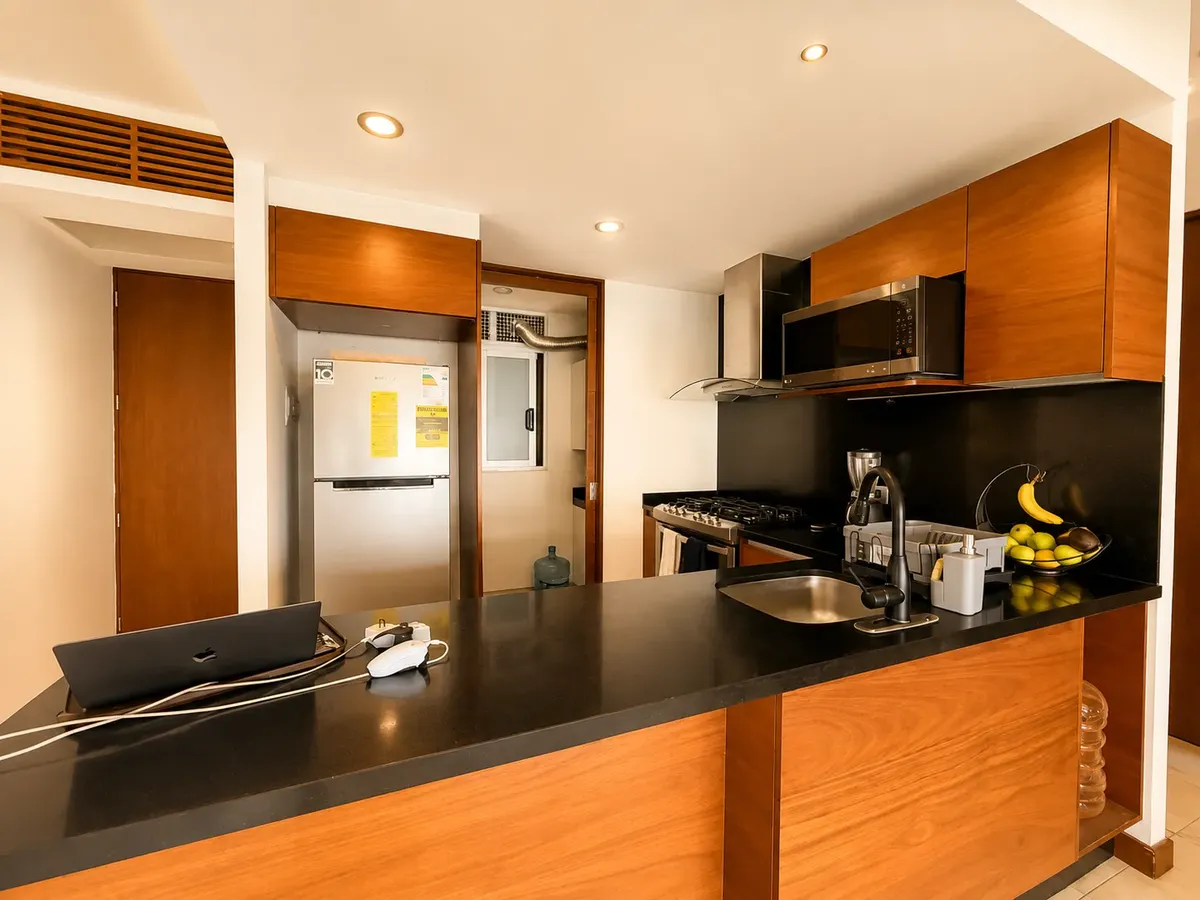 Interior 8